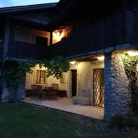 Karst Stone Hébergement de vacances Štanjel